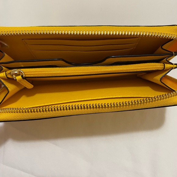 Michael Kors Jet Set Flat Multifunction Phone Case Leather Wristlet - Marigold - Picture 2 of 5